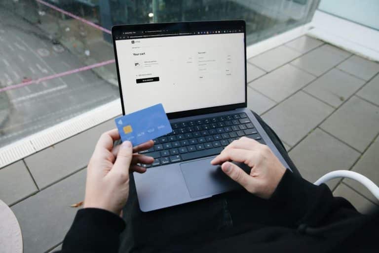 What Payment Systems Do Canadians Choose for Online Payments?